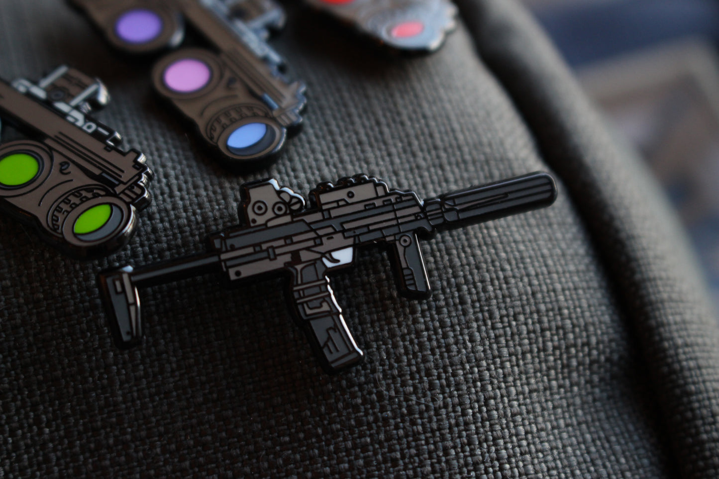 MP7 LAPEL PIN