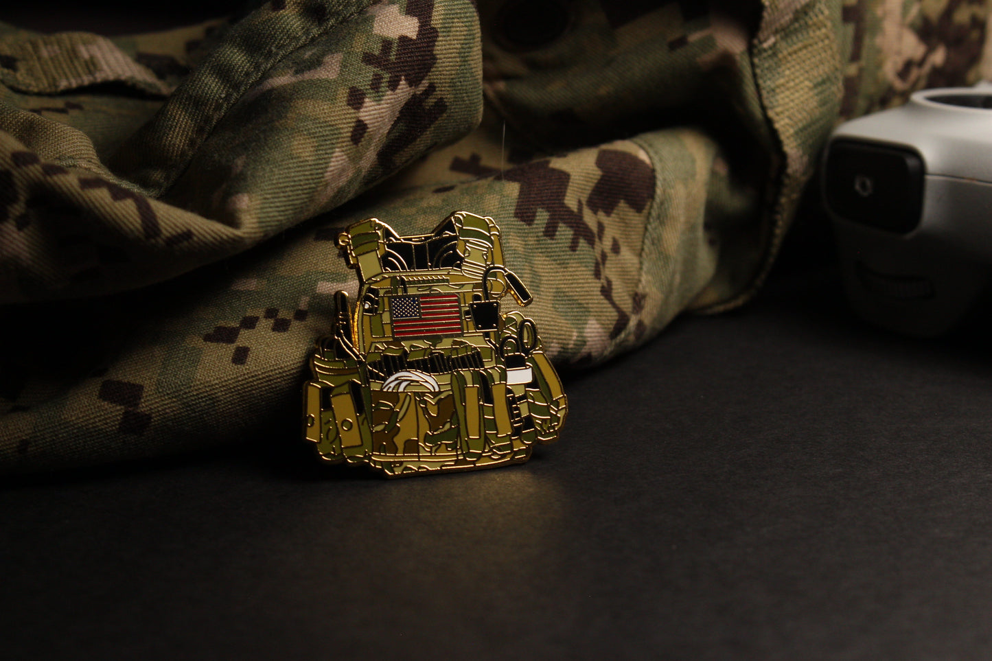 PLATE CARRIER LAPEL PIN